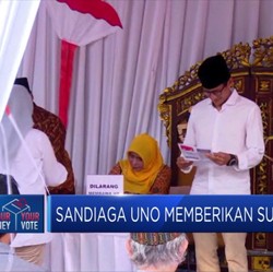 Gunakan Hak Pilihnya, Seperti Ini Gaya Sandiaga & Istri