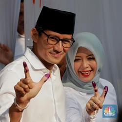 Saham Saratoga Amblas 11%, Gara-gara Quick Count?