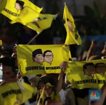 Massa Rayakan Klaim Prabowo Menangkan Pilpres 2019
