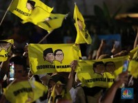 Massa Rayakan Klaim Prabowo Menangkan Pilpres 2019