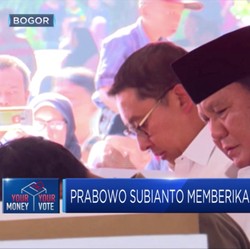Begini Gaya Prabowo Nyoblos Bersama Fadli Zon