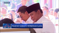 Begini Gaya Prabowo Nyoblos Bersama Fadli Zon