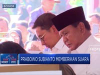 Begini Gaya Prabowo Nyoblos Bersama Fadli Zon