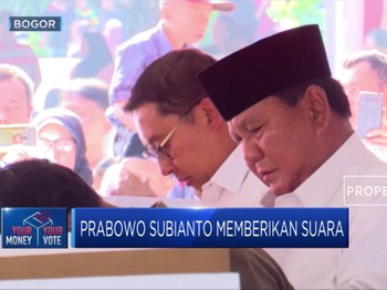 Begini Gaya Prabowo Nyoblos Bersama Fadli Zon