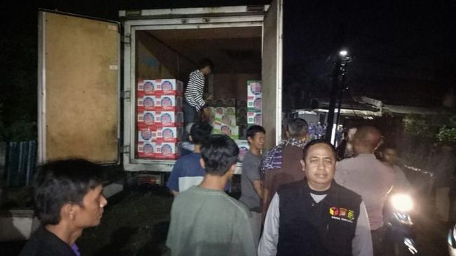Bawaslu Gagalkan Serangan Fajar Satu Truk Mi Instan di Jakbar