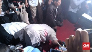 Sujud dan Klaim Menang Prabowo, Momen Ulangan Pilpres 2014