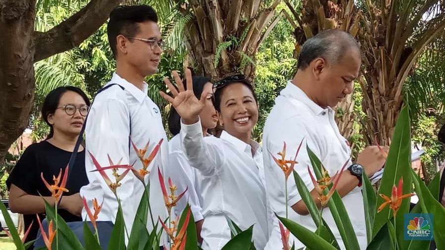 Seperti diketahui akhir pekan lalu, nama Alex disebut-sebut akan ditunjuk mengisi pucuk pimpinan di PT PLN (Persero).