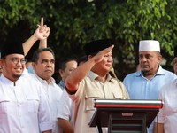 Wah! Suara Prabowo-Sandi 43%, Turun Lagi di Real Count KPU
