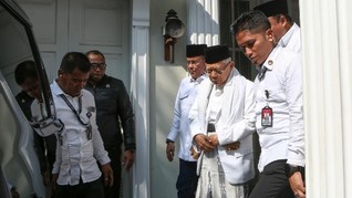 Ma'ruf Amin dan Istri Kompak Putih-putih Saat Nyoblos
