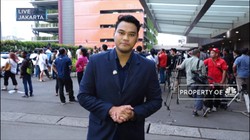 Keriuhan Pendukung Jokowi Menunggu Hasil Hitung Cepat