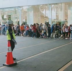 Dahsyat! Ini Antrean Masuk Mal Grand Indonesia Saat Nyoblos