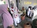 FOTO: Ketika Hantu dan Avengers Berjaga di TPS Pemilu 2019