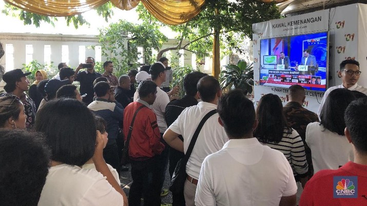 Unggul Quick Count, Tim Jokowi Teriakan Pekik Kemenangan
