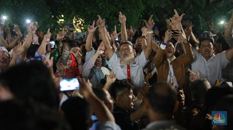 Dalam konferensi pers tersebut, Prabowo mengumumkan klaim sudah menang dengan perolehan suara 62%.