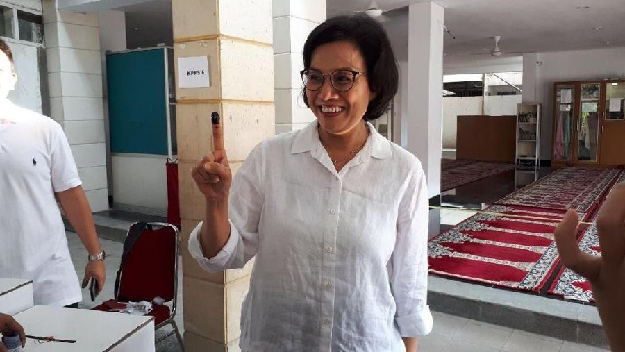 Menteri Keuangan Sri Mulyani Indrawati melaksanakan hak pilihnya dalam pemilihan umum (pemilu) 2019.