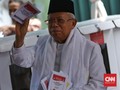 Sujud Syukur Pendukung Prabowo, Ma'ruf Minta Tetap Kondusif