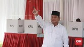 Prabowo pun mengaku akan langsung bertolak ke Kertanegara IV kediamannya di Jakarta. Di sana Prabowo akan berkumpul dengan petinggi partai koalisi, petinggi BPN, pemuka agama, dan tentu calon wakil presiden Sandiaga Uno. (CNNIndonesia/Andry Novelino)