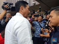 Rapor Luhut: Kebanyakan Urusan, Konektivitas Kalah Kencang