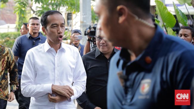 Jokowi Ungkap Syarat Daerah Jadi Ibu Kota Pengganti Jakarta - CNN Indonesia