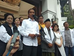Jokowi Ungkap Hasil 12 Quick Count: Jokowi-Amin 54,5% Prabowo-Sandi 45,5% Jokowi Ungkap Hasil 12 Quick Count: Jokowi-Amin 54,5% Prabowo-Sandi 45,5%