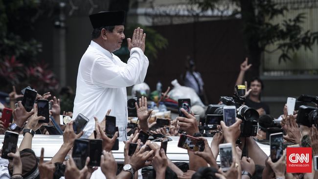 'People Power', Amien Rais dan Wajah Muram Istana Kertanegara