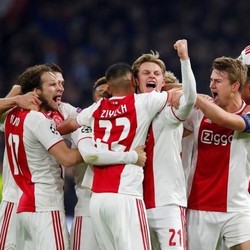 Liga Belanda Setop Gegara Corona, Liverpool Kudu Banyak Doa