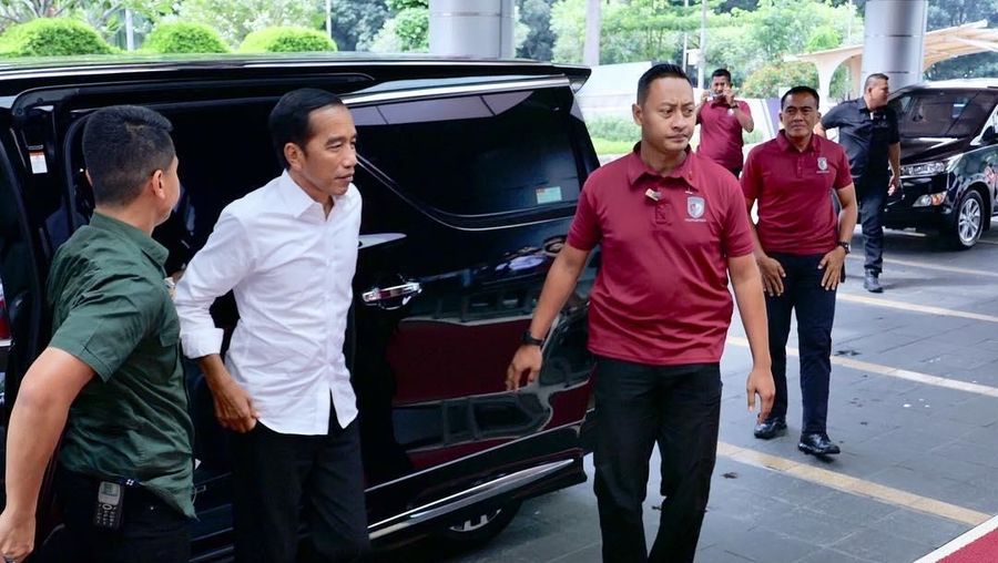 Presiden Joko Widodo sedang mempertimbangkan perombakan kabinetnya sebelum ia dilantik untuk masa jabatan periode kedua pada Oktober.