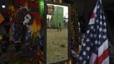 Thailand menjadi negara pertama di Asia Tenggara melegalisasi ganja untuk tujuan pengobatan (medis) tahun lalu, festival mariyuana pun digelar di kota Buriram, 19 April 2019. Tahun ini adalah tahun pertama festival ganja Pan Ram di provinsi tersebut. (AFP/Lillian SUWANRUMPHA)