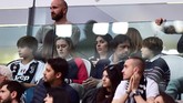 Tampak ketegangan kekasih Ronaldo, Georgina Rodriguez, yang menyaksikan pertandingan dari tribune VIP. (REUTERS/Massimo Pinca)