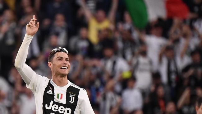Ronaldo Ingin Tulisan Nomor Satu Terukir di Nisan
