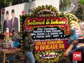 Karangan Bunga 'Prabowo Presiden' Bertebaran di Kertanegara