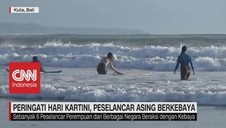 VIDEO: Peringati Hari Kartini, Peselancar Asing Berkebaya