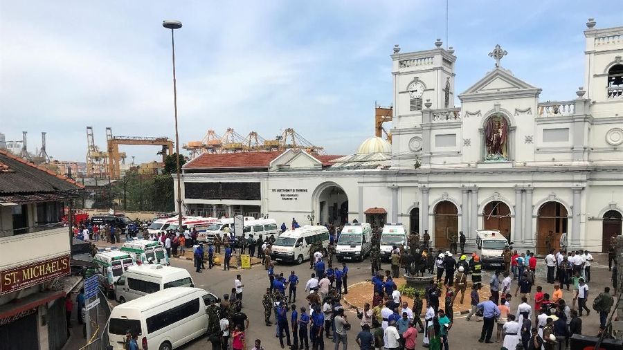 Aksi pengeboman yang terjadi di sejumlah kota di Sri Lanka hingga saat ini telah menewaskan setidaknya 138 orang.