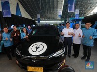 Perpres Mobil Listrik di Meja Presiden, Luhut: Mei Terbit!