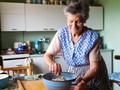 5 Manfaat Memasak di Rumah untuk Kesehatan Mental