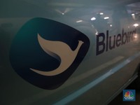 Pertama kalinya Blue Bird Langkahi Grab & Gojek