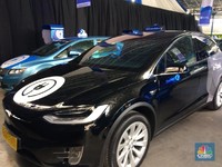 Wow, Ini Dia Mobil Listrik Tesla e-Taxi Milik Blue Bird