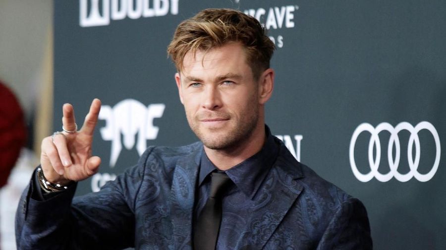 Chris Hemsworth sempat terancam tidak menjadi Thor, kalah dengan adiknya sendiri.