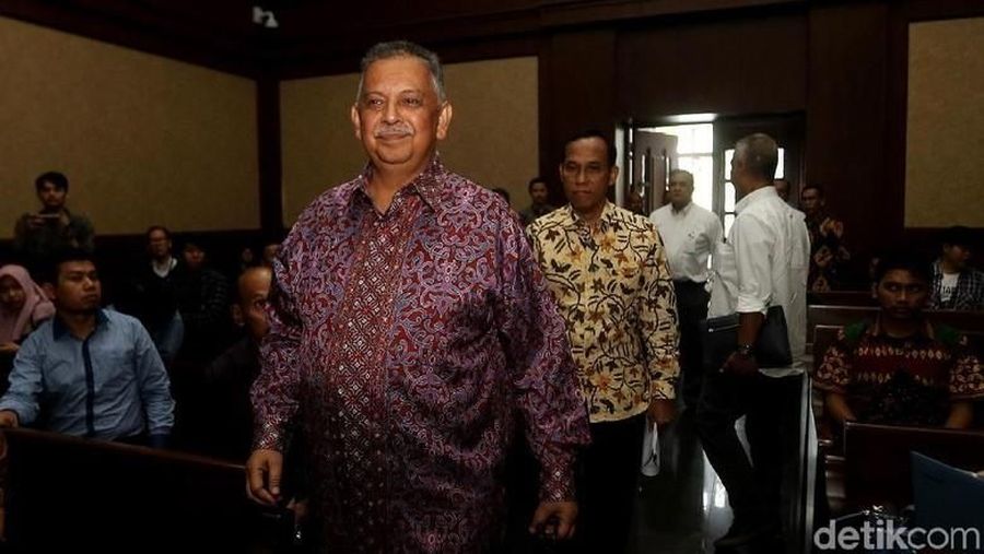 Untuk sementara waktu, dewan komisaris menunjuk Muhammad Ali, direktur Human Capitak Management sebagai pelaksana tugas dirut PLN.