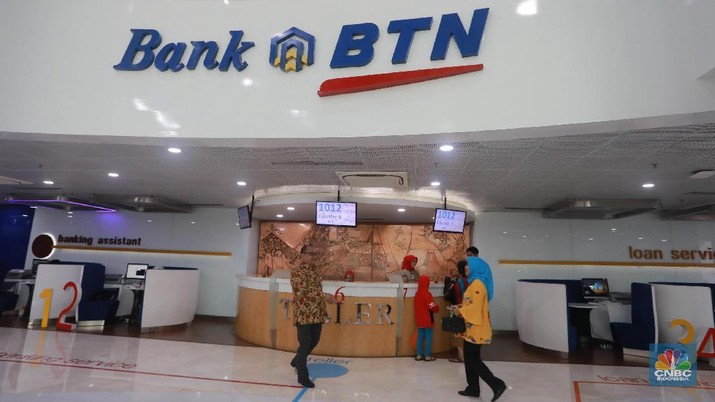 Pelayanan nasabah Bank BTN di Bank BTN, Jakarta (CNBC Indonesia/Muhammad Sabki)