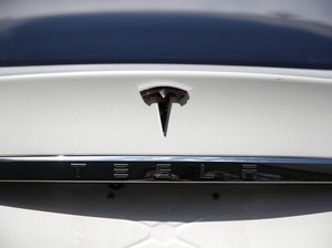 Laba Tesla Anjlok, Terendah Dalam 5 Tahun!