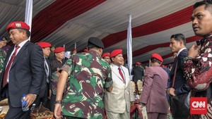 Hadiri HUT Kopassus, Prabowo Didaulat Cek Ketajaman Silet