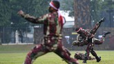 Sejarah kelahiran Kopassus tak lepas dari upaya pemadaman pemberontakan RMS pada 1950 silam yang dipimpin Panglima Panglima Tentara Teritorium III Kolonel A.E. Kawilarang dan komandan operasi Letkol Slamet Riyadi. (ANTARA FOTO/Sigid Kurniawan)