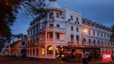Kota Kandy dapat ditempuh dalam waktu lima jam dari Kolombo. Kota ini memanjakan pengungjung dengan cuacanya yang sejuk. Bangunan peninggalan Inggris juga masih banyak ditemui di sini. (CNNIndonesia/Safir Makki)