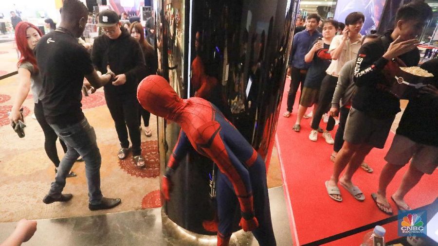 Avengers Endgame mulai tayang di bioskop RI hari ini, sejak subuh bioskop mulai buka dan diserbu pengunjung