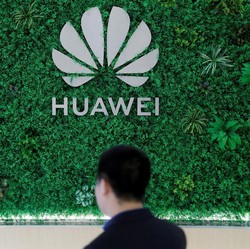 Anggota DPR AS Ngomel Lihat Laptop Baru Huawei, Ngamuk ke Menteri