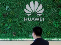 Huawei Siapkan HP Lipat Murah, Samsung-Oppo Patut Waswas