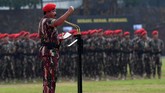 Panglima TNI Marsekal TNI Hadi Tjahjanto menyampaikan pengarahan dalam peringatan HUT Ke-67 Kopassus di Mako Kopassus, Cijantung, Jakarta Timur, 24 April 2019. HUT Ke-67 Kopassus mengangkat tema Mewujudkan Prajurit Kopassus yang Profesional, Kuat dan Tangguh serta Adaptif Menghadapi Tantangan Global. (ANTARA FOTO/Sigid Kurniawan)