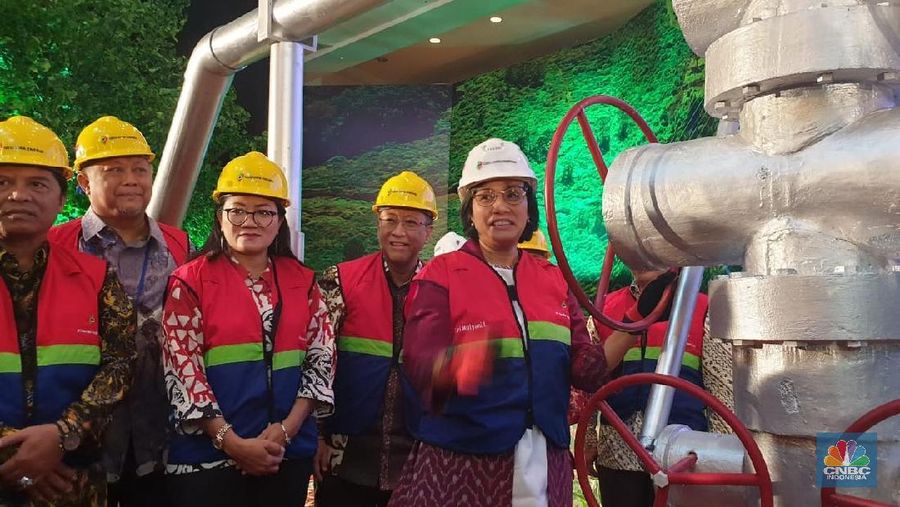 Menteri Keuangan Sri Mulyani mengatakan tak ada alasan bagi PLN menolak listrik panas bumi, apalagi dari PLTP Dieng dan Patuha, karena bukan proyek siluman