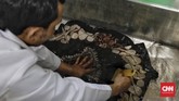 Sebanyak 200 orang pecinta cagar budaya dan benda seni, baik karyawan museum maupun masyarakat umum dan komunitas sahabat museum, mengikuti Workshop Konservasi di Pusat Konservasi Cagar Budaya (PKCB) Dinas Pariwisata dan Kebudayaan (Disparbud) DKI Jakarta. (CNN Indonesia/Adhi Wicaksono)